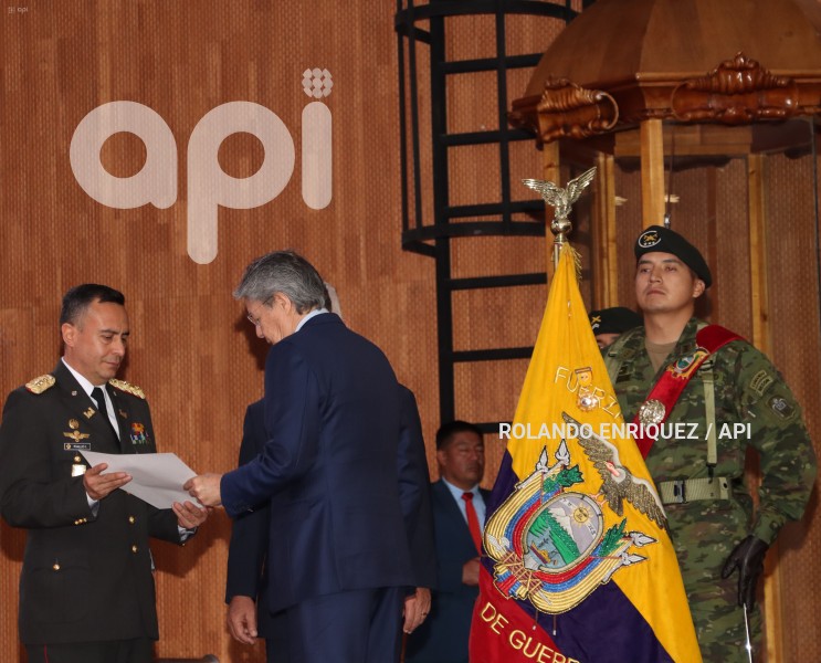 ACADEMIA-GUERRA-PRESIDENTE-LASSO