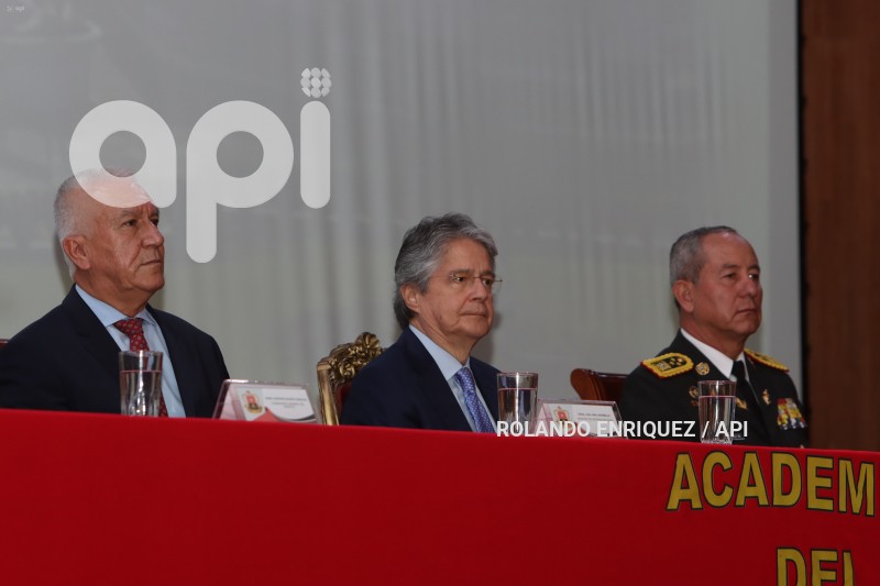 ACADEMIA-GUERRA-PRESIDENTE-LASSO