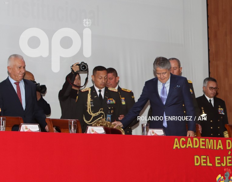 ACADEMIA-GUERRA-PRESIDENTE-LASSO