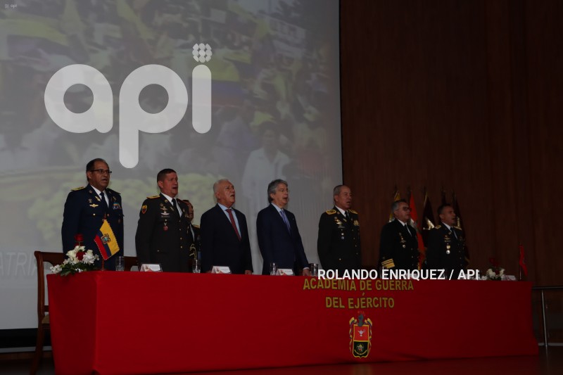 ACADEMIA-GUERRA-PRESIDENTE-LASSO