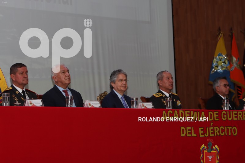 ACADEMIA-GUERRA-PRESIDENTE-LASSO