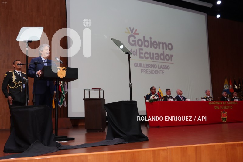 ACADEMIA-GUERRA-PRESIDENTE-LASSO