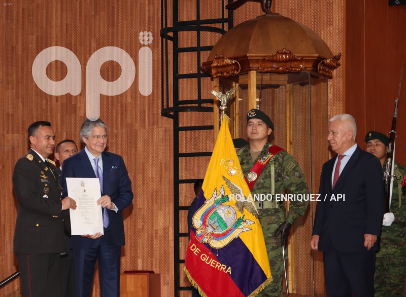 ACADEMIA-GUERRA-PRESIDENTE-LASSO