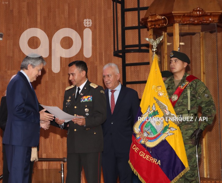 ACADEMIA-GUERRA-PRESIDENTE-LASSO