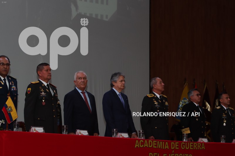 ACADEMIA-GUERRA-PRESIDENTE-LASSO