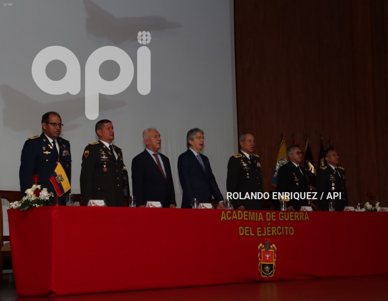ACADEMIA-GUERRA-PRESIDENTE-LASSO