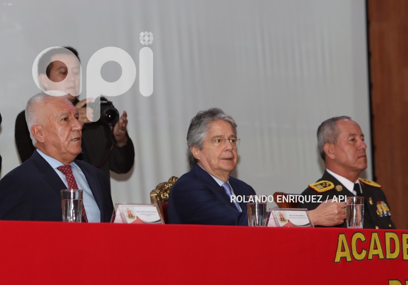ACADEMIA-GUERRA-PRESIDENTE-LASSO
