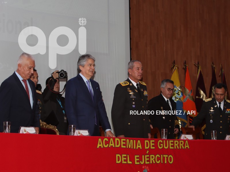 ACADEMIA-GUERRA-PRESIDENTE-LASSO