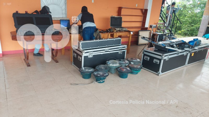 GYE-DETENCION FALSO AGENTE
