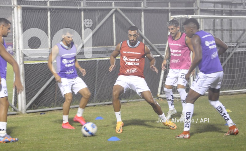 FBL-LIGAPROBET593-GUAYAQUILCITY-DELFIN