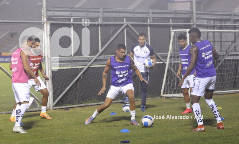 FBL-LIGAPROBET593-GUAYAQUILCITY-DELFIN