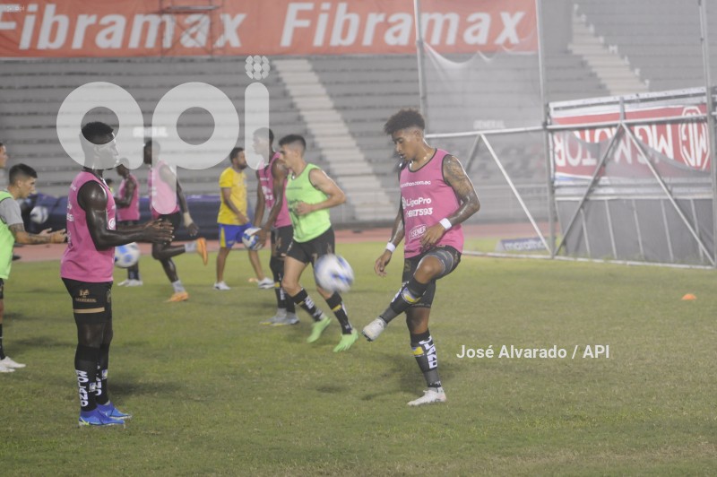 FBL-LIGAPROBET593-GUAYAQUILCITY-DELFIN