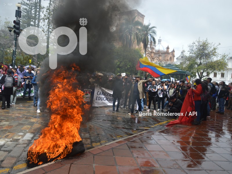 CUENCA-MARCHA POR LA VIALIDAD