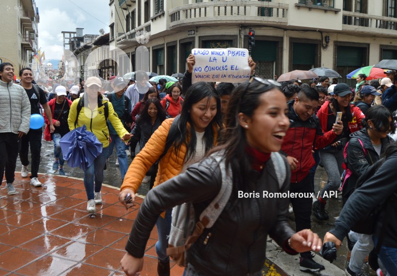CUENCA-MARCHA POR LA VIALIDAD