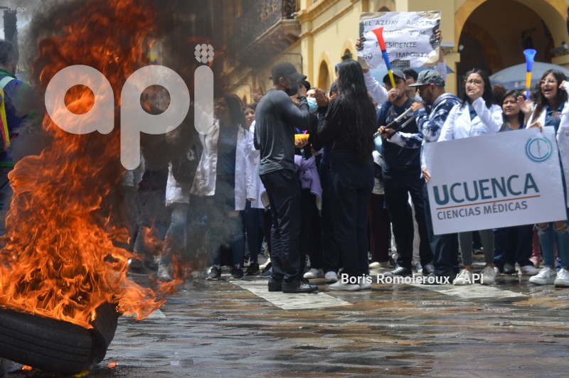 CUENCA-MARCHA POR LA VIALIDAD