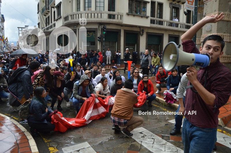 CUENCA-MARCHA POR LA VIALIDAD