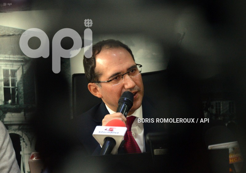 CUENCA-RENUNCIA GOBERNADOR MATIAS ABAD