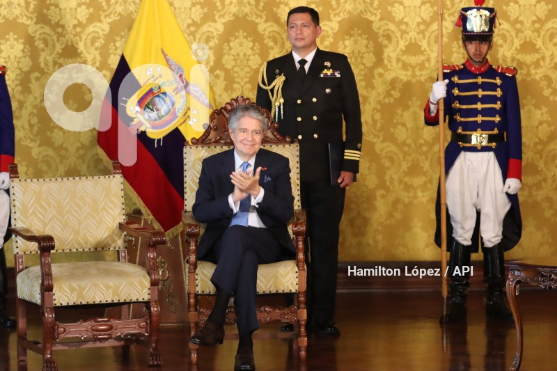 UIO-CONDECORACION-CARONDELETE-ALFONSO-ESPINOSA