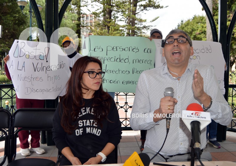 CUENCA-PLANTON DERECHOS PERSONAS CON DISCAPACIDAD