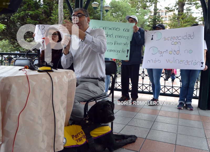 CUENCA-PLANTON DERECHOS PERSONAS CON DISCAPACIDAD
