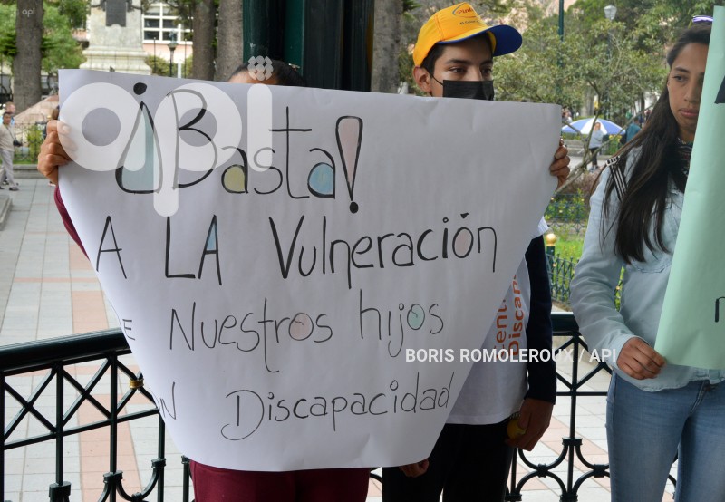 CUENCA-PLANTON DERECHOS PERSONAS CON DISCAPACIDAD
