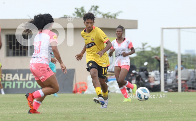 FBL-SUPERLIGA-FEMENINA-BARCELONA-NANAS