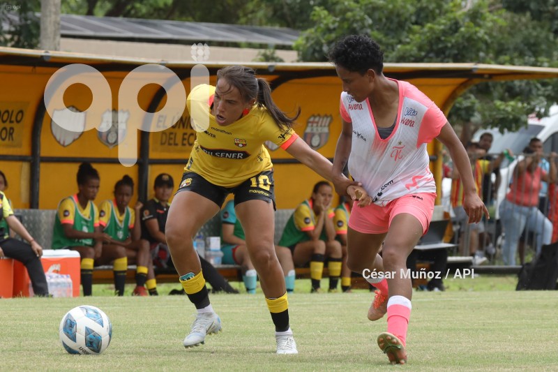 FBL-SUPERLIGA-FEMENINA-BARCELONA-NANAS