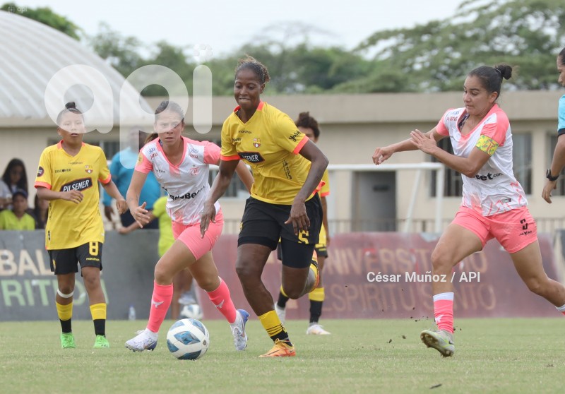 FBL-SUPERLIGA-FEMENINA-BARCELONA-NANAS