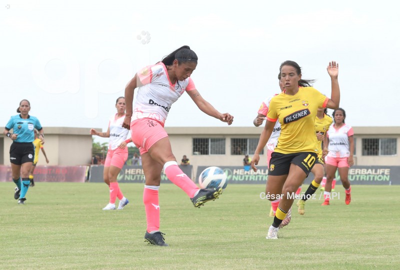 FBL-SUPERLIGA-FEMENINA-BARCELONA-NANAS