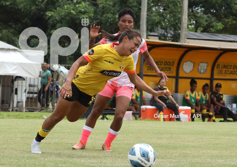FBL-SUPERLIGA-FEMENINA-BARCELONA-NANAS