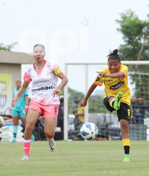 FBL-SUPERLIGA-FEMENINA-BARCELONA-NANAS
