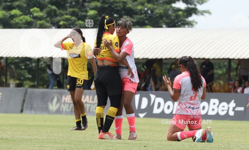 FBL-SUPERLIGA-FEMENINA-BARCELONA-NANAS