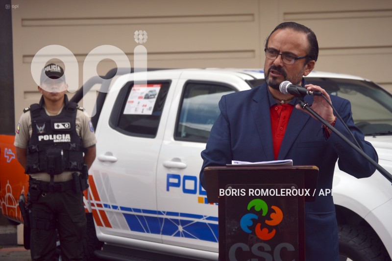 CUENCA-ENTREGA 10 PATRULLEROS A POLICIA