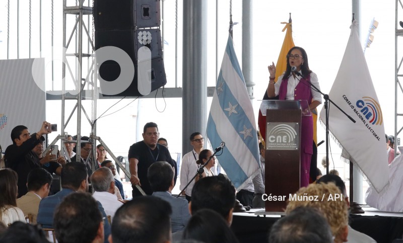 GYE-ENTREGA CREDENCIALES CNE