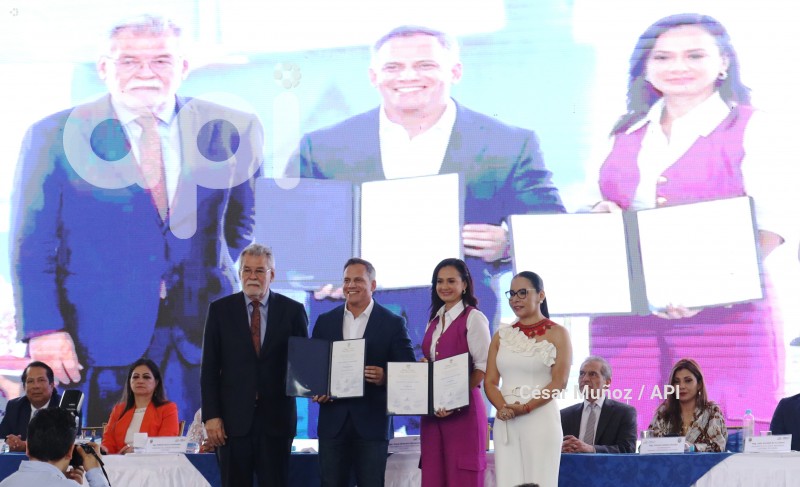 GYE-ENTREGA CREDENCIALES CNE