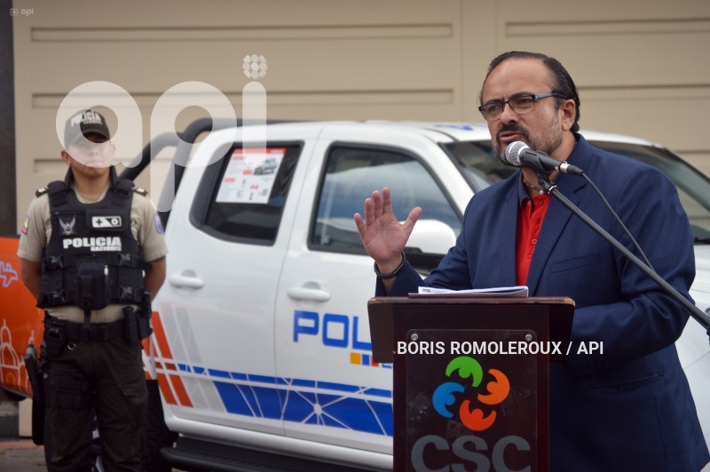 CUENCA-ENTREGA 10 PATRULLEROS A POLICIA