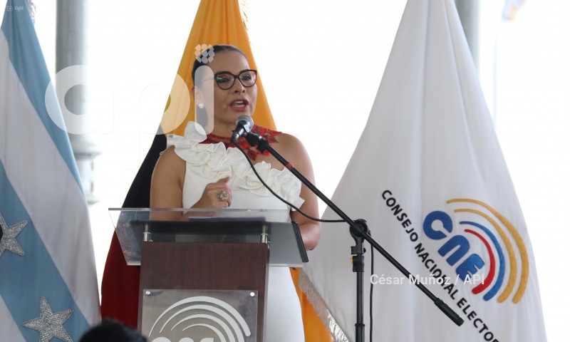 GYE-ENTREGA CREDENCIALES CNE