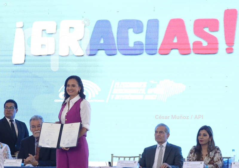 GYE-ENTREGA CREDENCIALES CNE