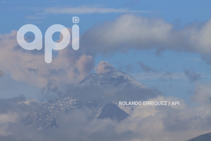 VOLCAN-COTOPAXI