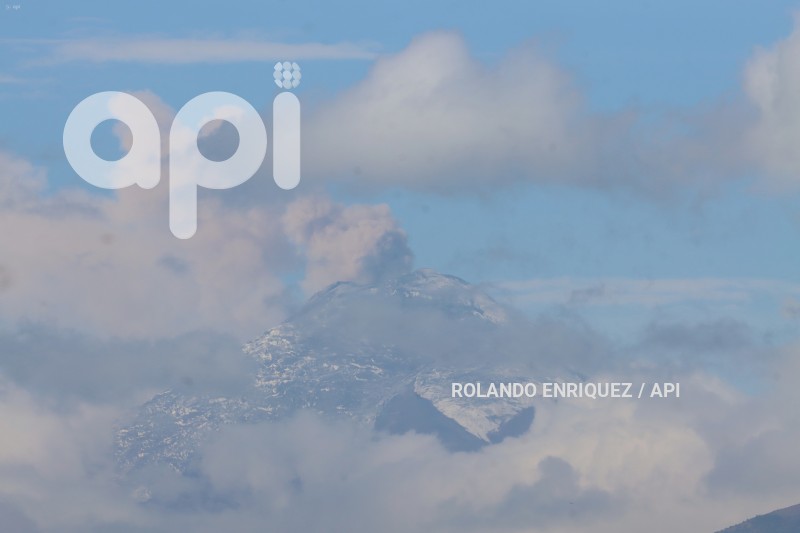 VOLCAN-COTOPAXI