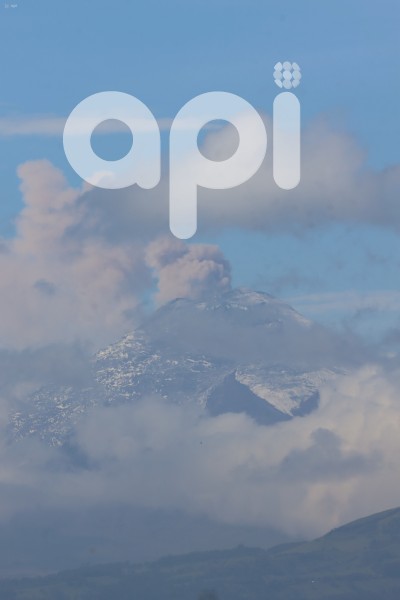 VOLCAN-COTOPAXI