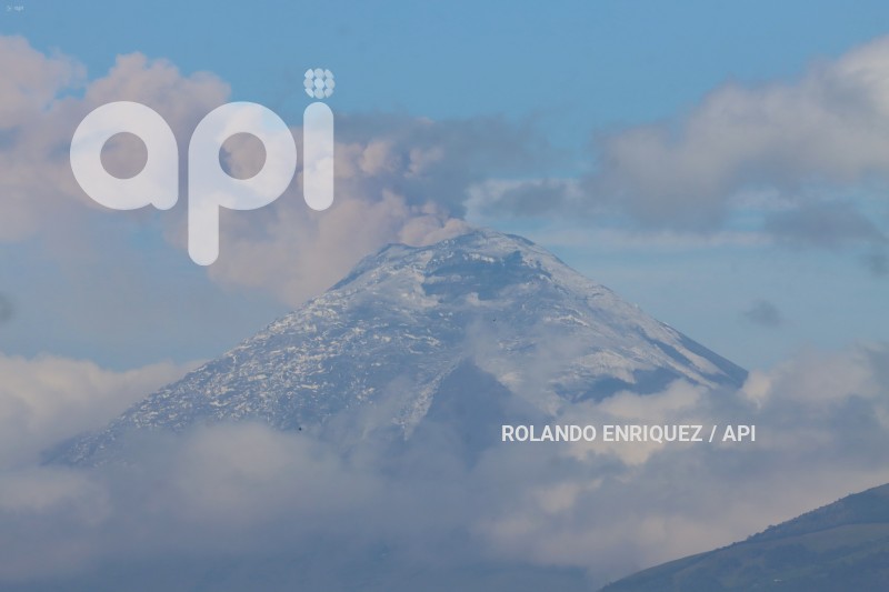 VOLCAN-COTOPAXI