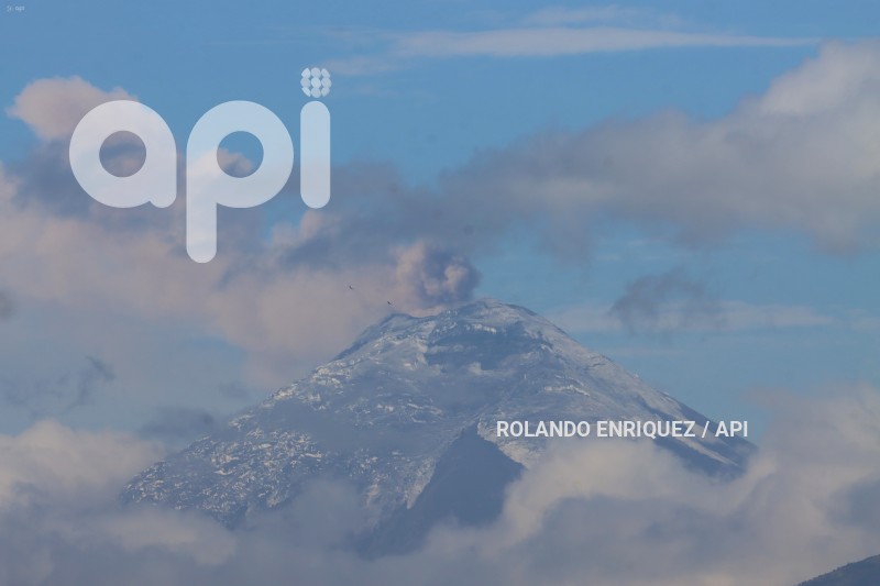 VOLCAN-COTOPAXI