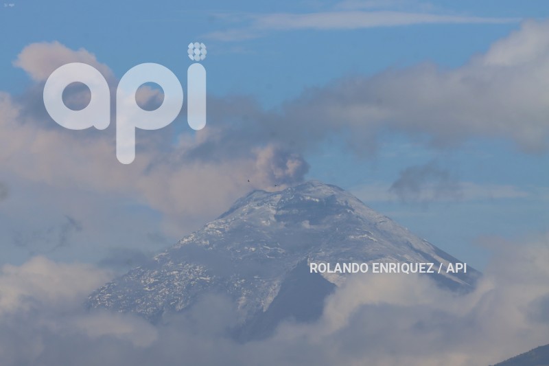 VOLCAN-COTOPAXI
