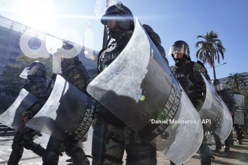 ASAMBLEA-EXTERIORES-MUERTE-CRUZADA