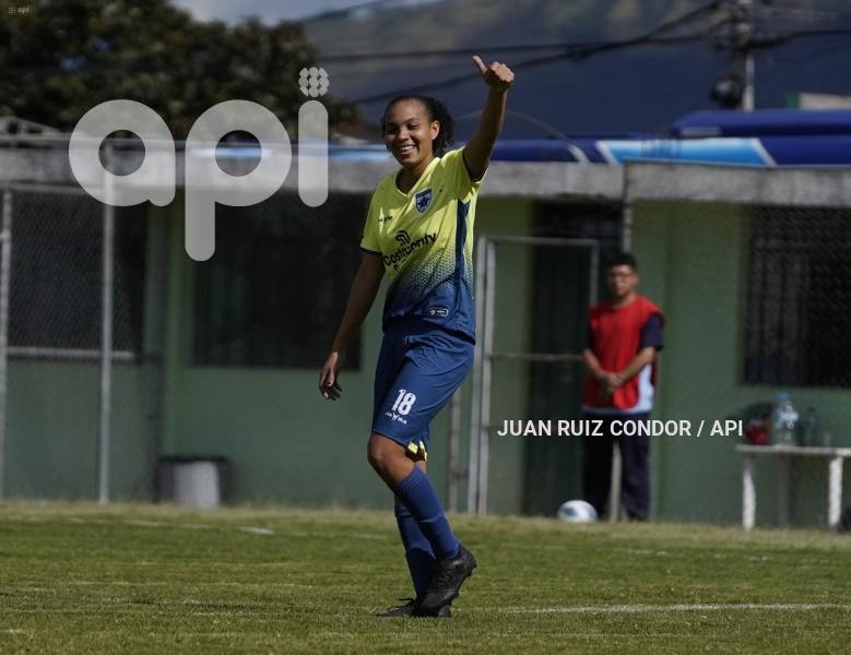 FBL-SLF-ESPUCE-MACARA