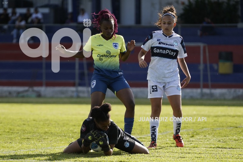 FBL-SLF-ESPUCE-MACARA
