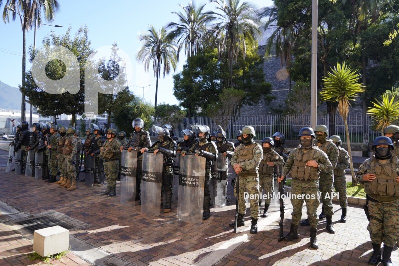 ASAMBLEA-EXTERIORES-MUERTE-CRUZADA