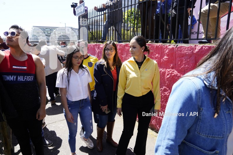 RP-UNES-ASAMBLEA-EXTERIORES-MUERTE-CRUZADA-ñ