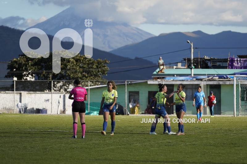 FBL-SLF-ESPUCE-MACARA